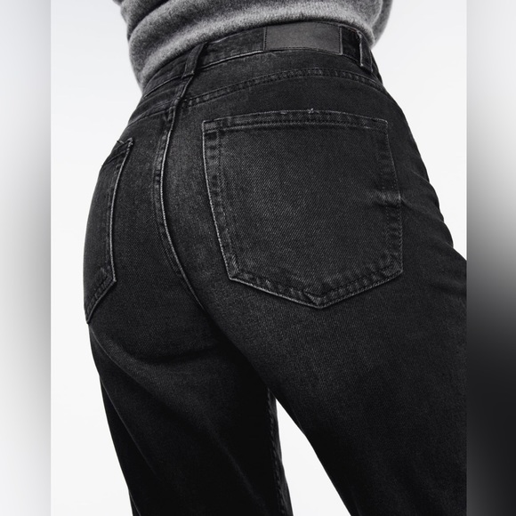 New Zara Mom Fit Jean - Picture 5 of 6